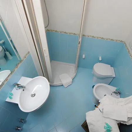 メゾン リパラティ 4*