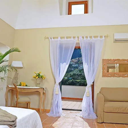 Affittacamere Maison Liparlati 2*