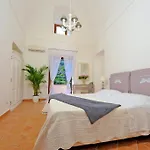 Maison Liparlati בית הארחה