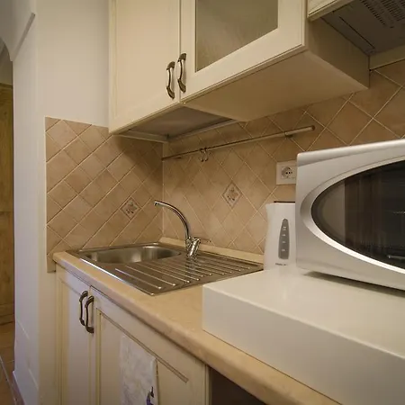 Πανσιόν Maison Liparlati 2*